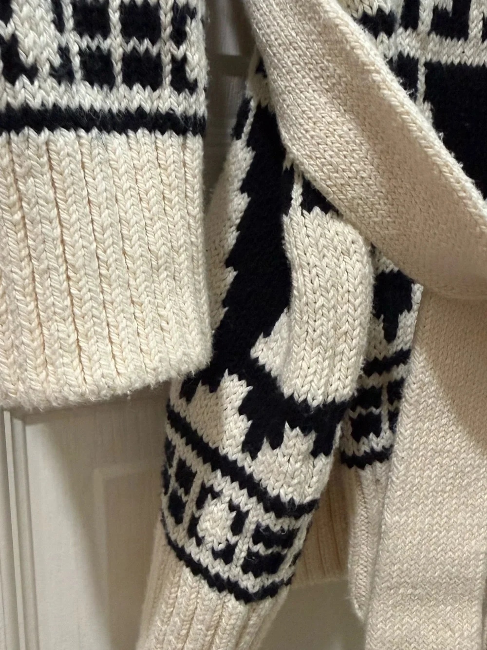 Ralph Lauren Black and White Geometric Shawl Cardigan - Picture 5 of 9